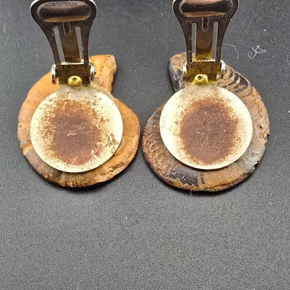Rare Vendome Ammonite Fossil Clip-On Earrings Yellow & Brown Vintage READ - Picture 6 of 8